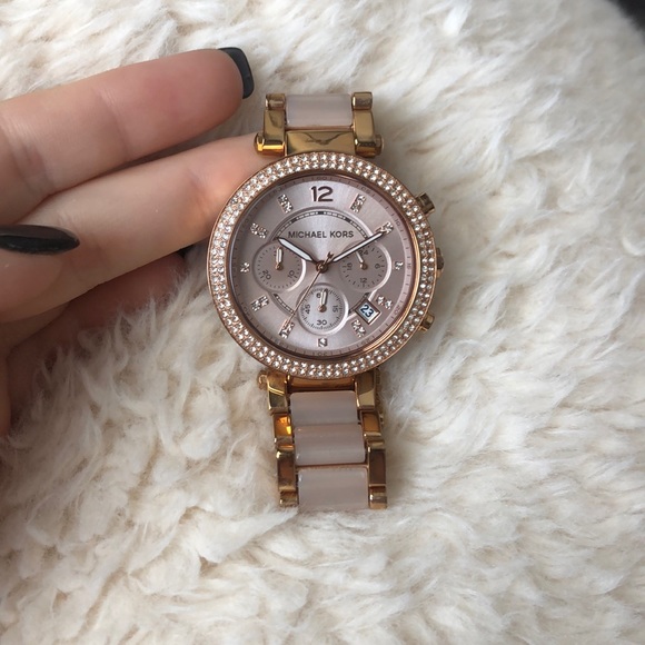 MICHAEL KORS ROSE GOLD WATCH - Picture 1 of 5
